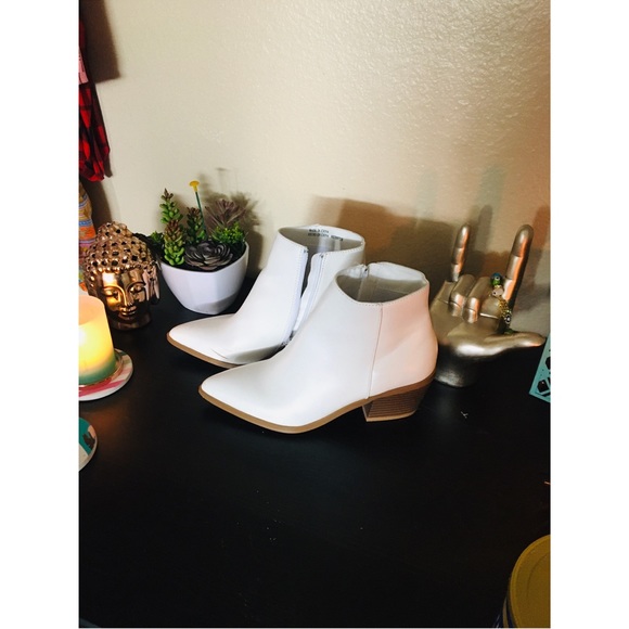 Forever 21 Shoes - ⭐️White Ankle Bootie⭐️With brown Sole and Heel⭐️